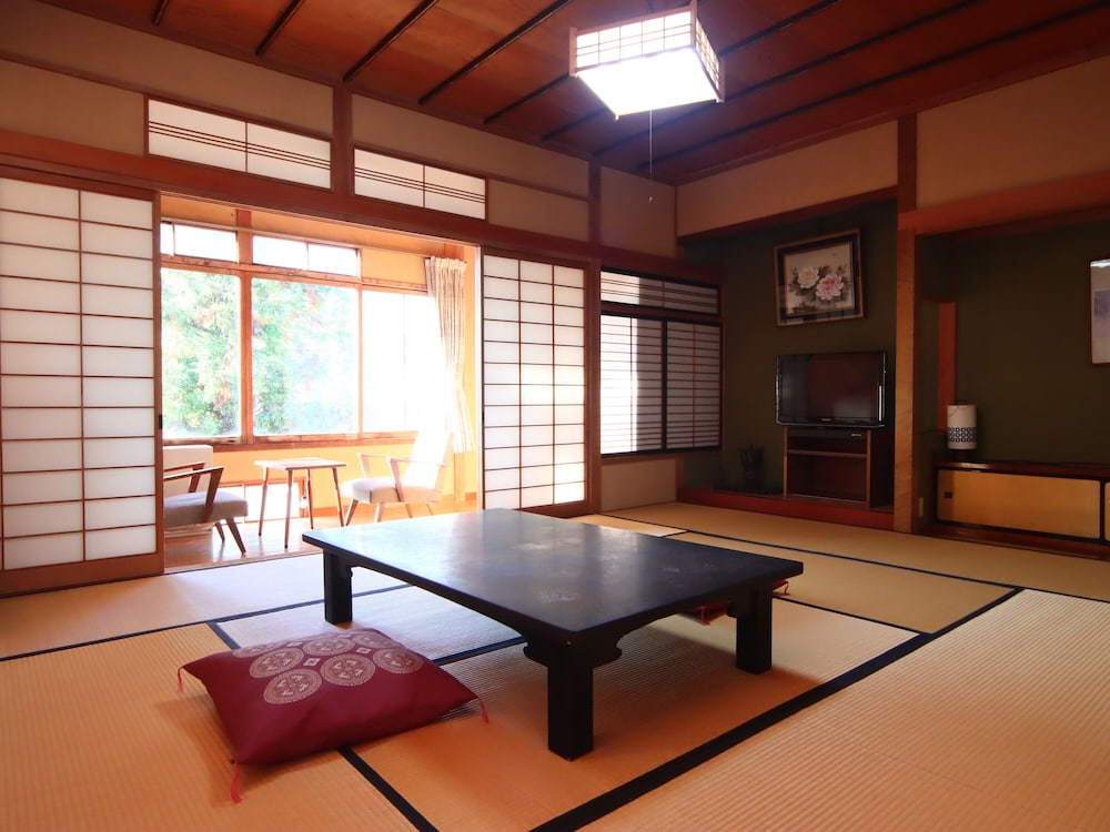 Maruka Ryokan 30/50