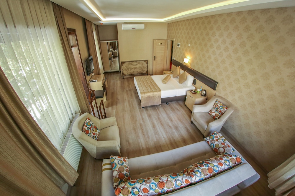 Beyoglu Hotel 18/30