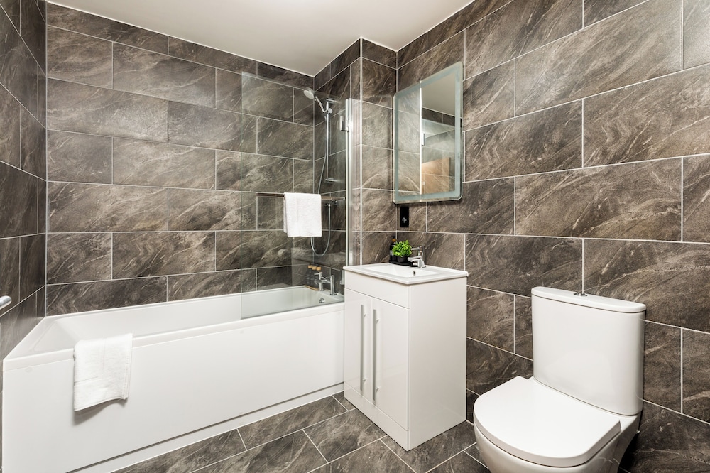 The Suites Inn Hotel Birmingham Merry Hill 30/33
