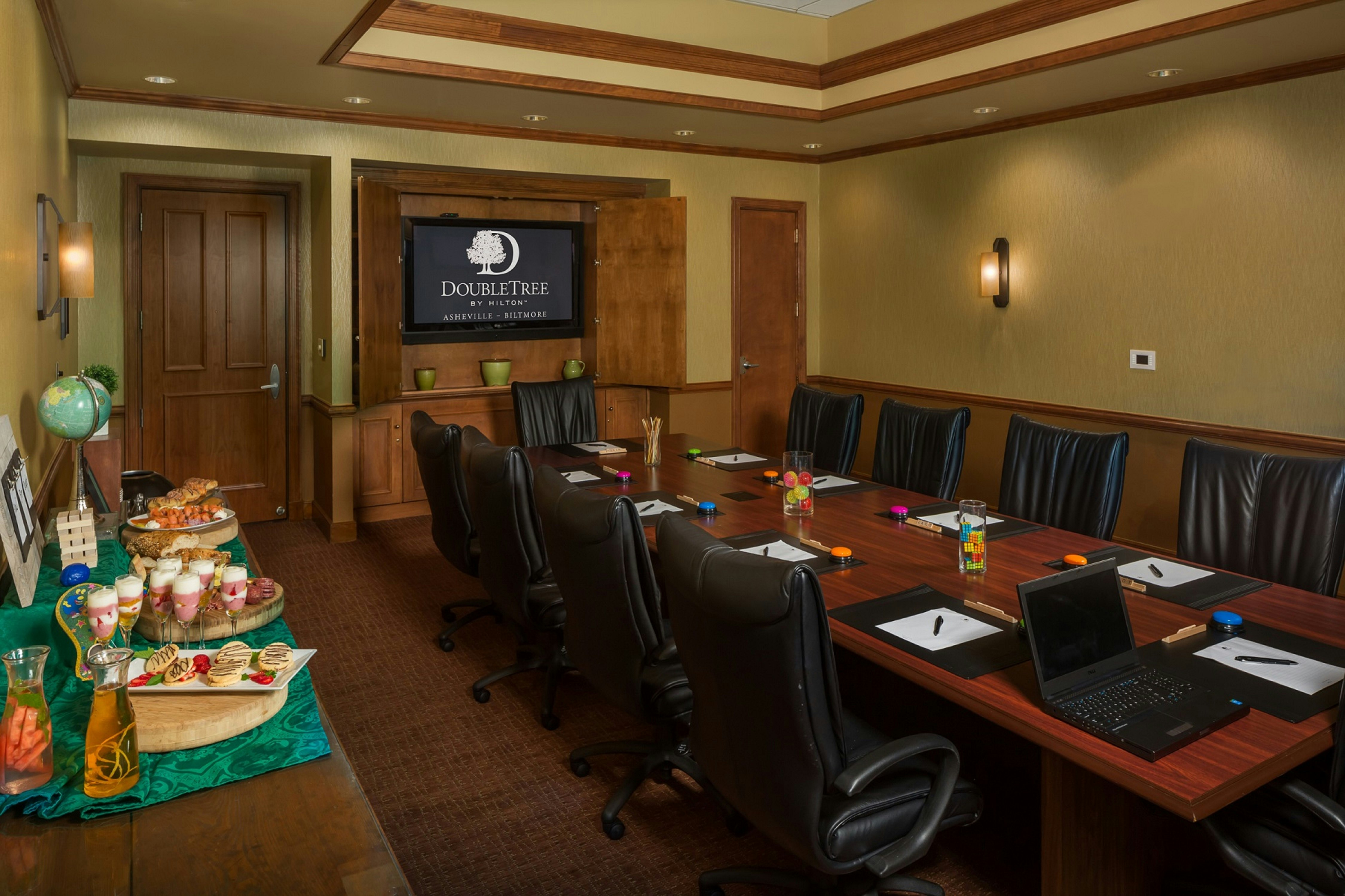 DoubleTree by Hilton Hotel Asheville Biltmore 54/68