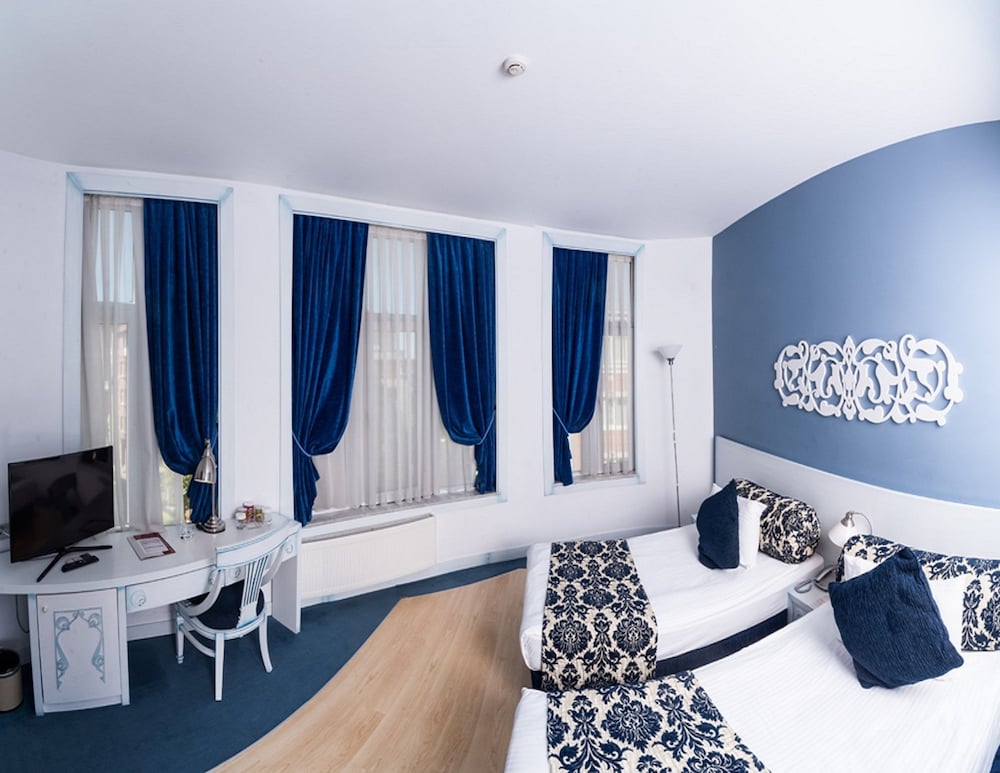 Adamar Hotel Special Category 31/66