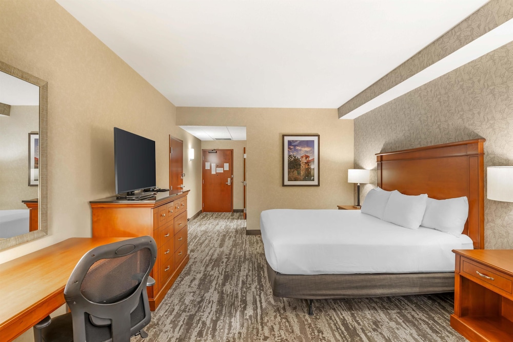 Drury Inn & Suites St Louis Brentwood 7/50