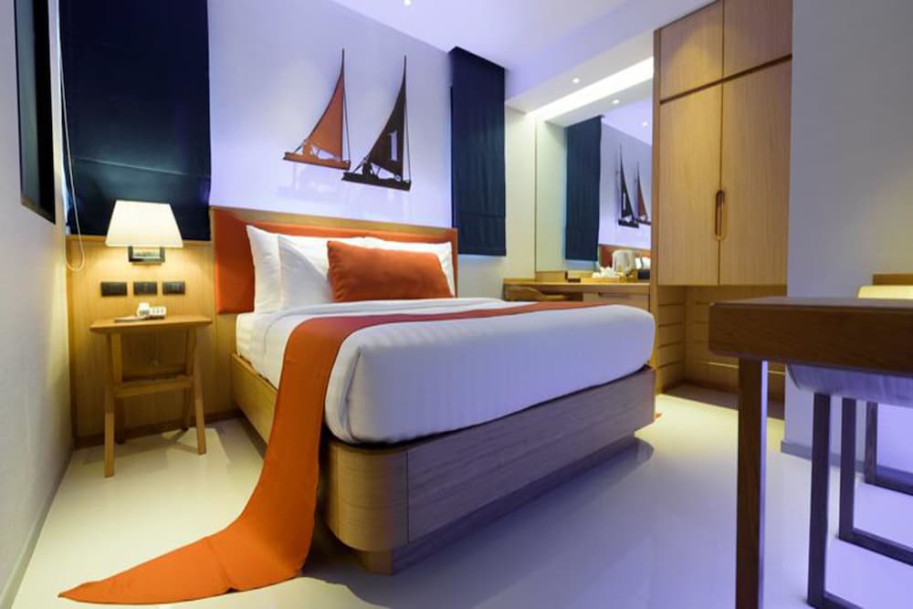 Deep Blue Z10 Pattaya 14/42