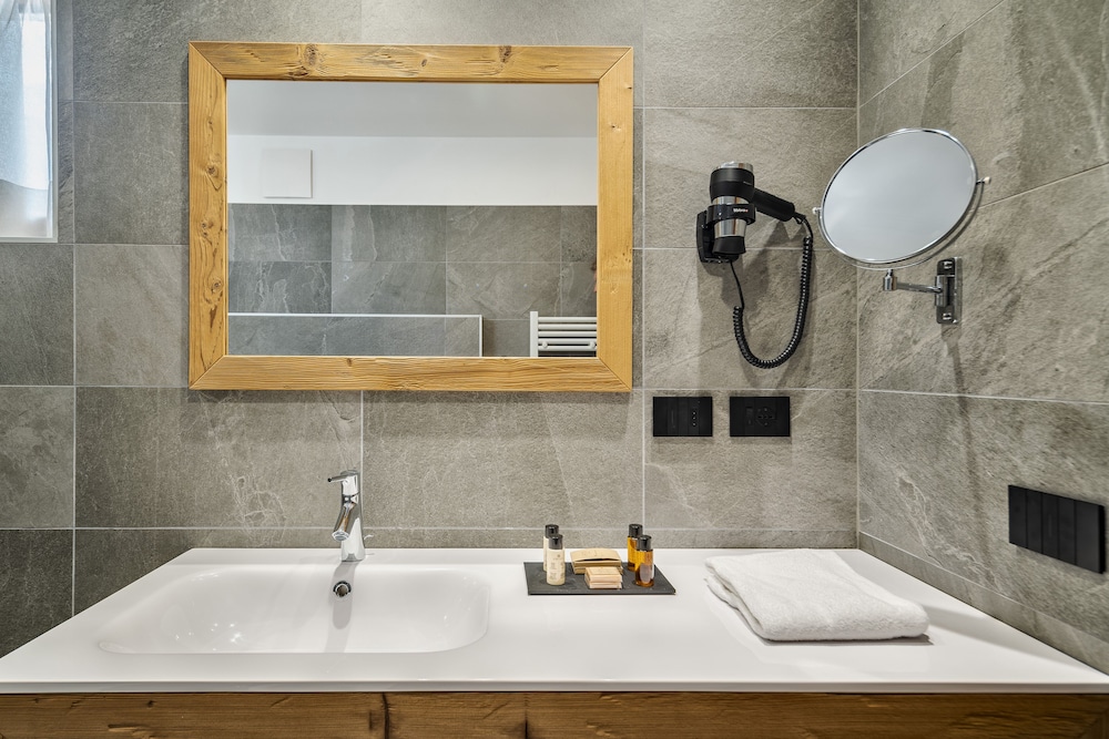 Camina Suite & Spa 48/50