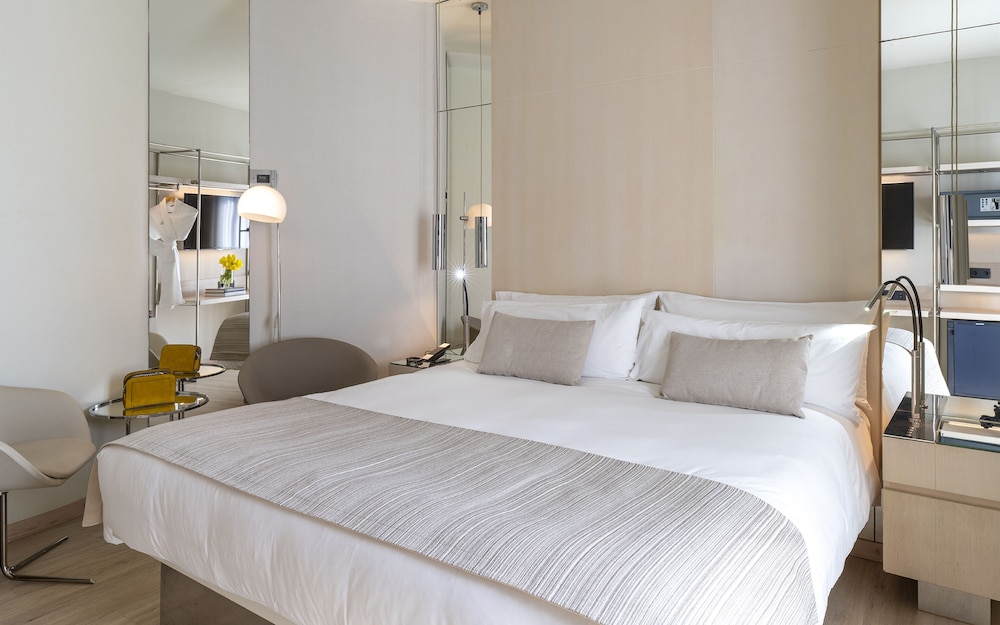 Cram Hotel 22/72