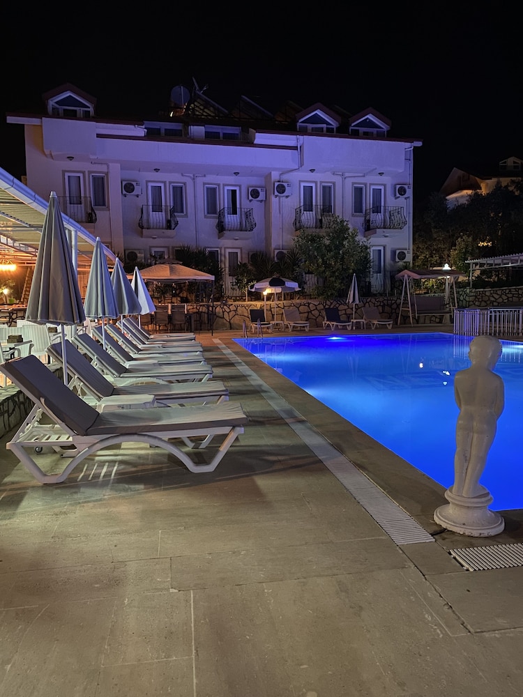Nefis Hotel 38/60