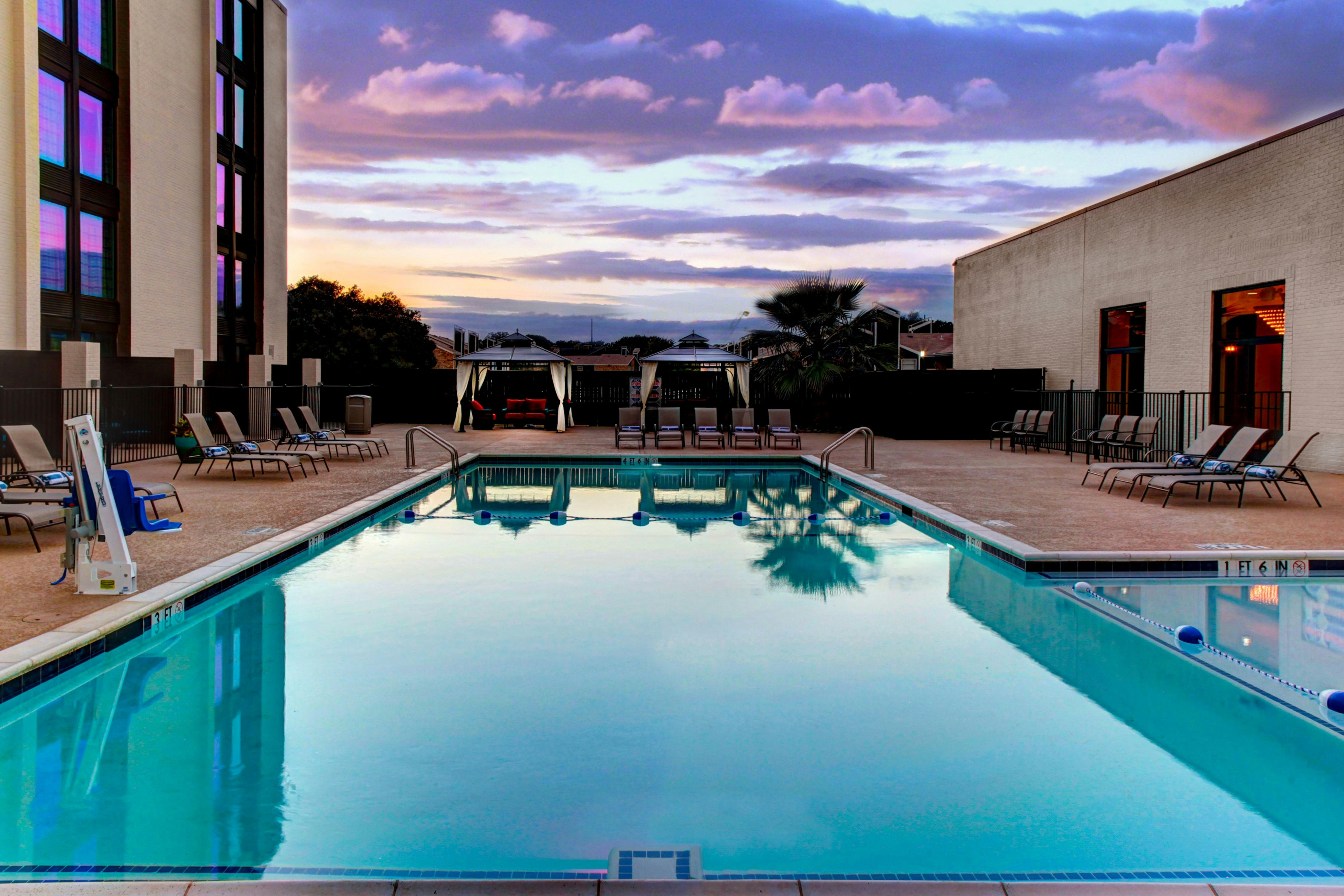 Doubletree By Hilton Hotel Arlington Dfw South 45/45
