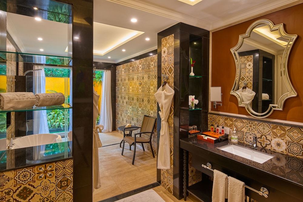 MAYFAIR Lake Resort, Atal Nagar, Raipur 50/50