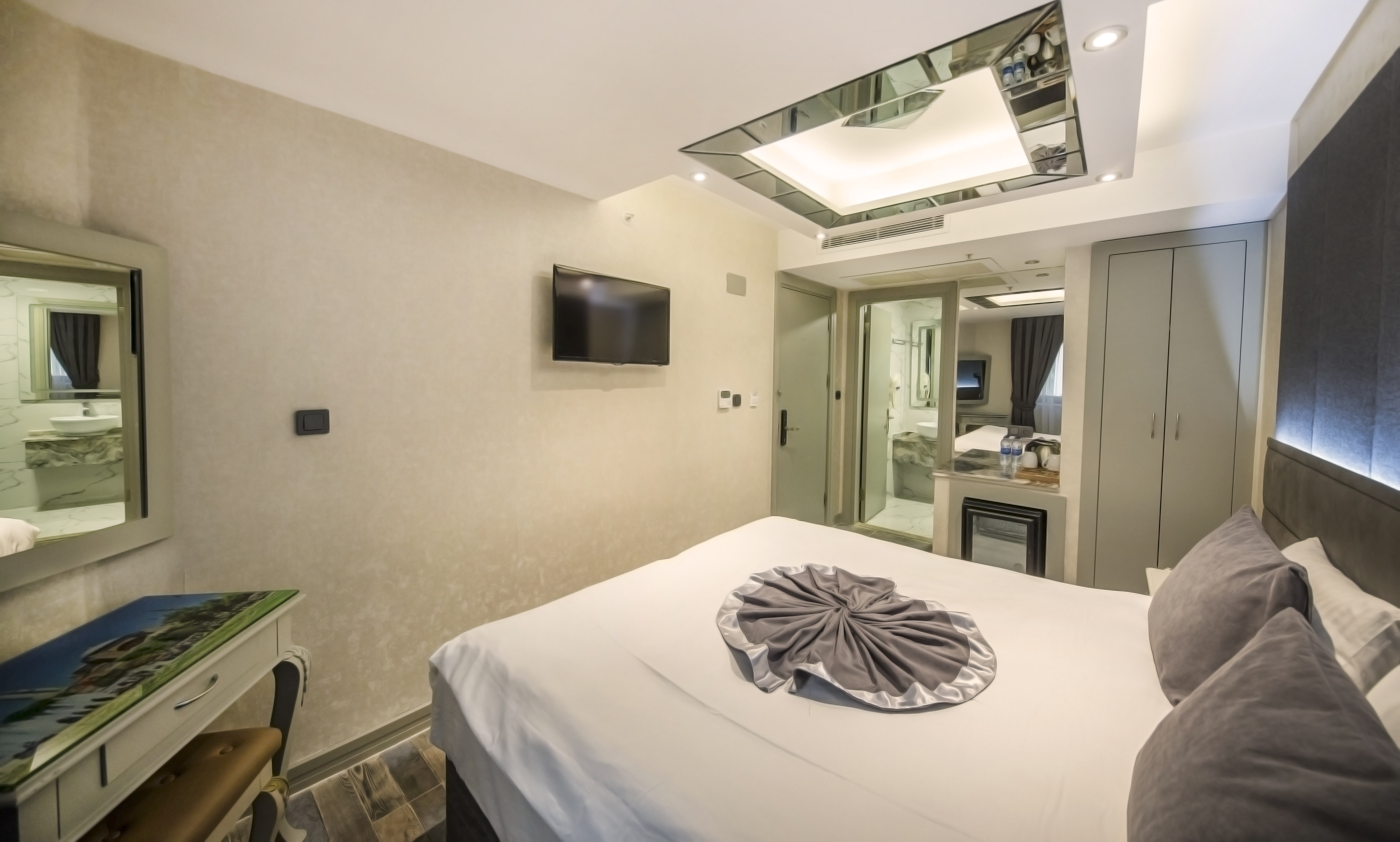 Economy, Double Bed