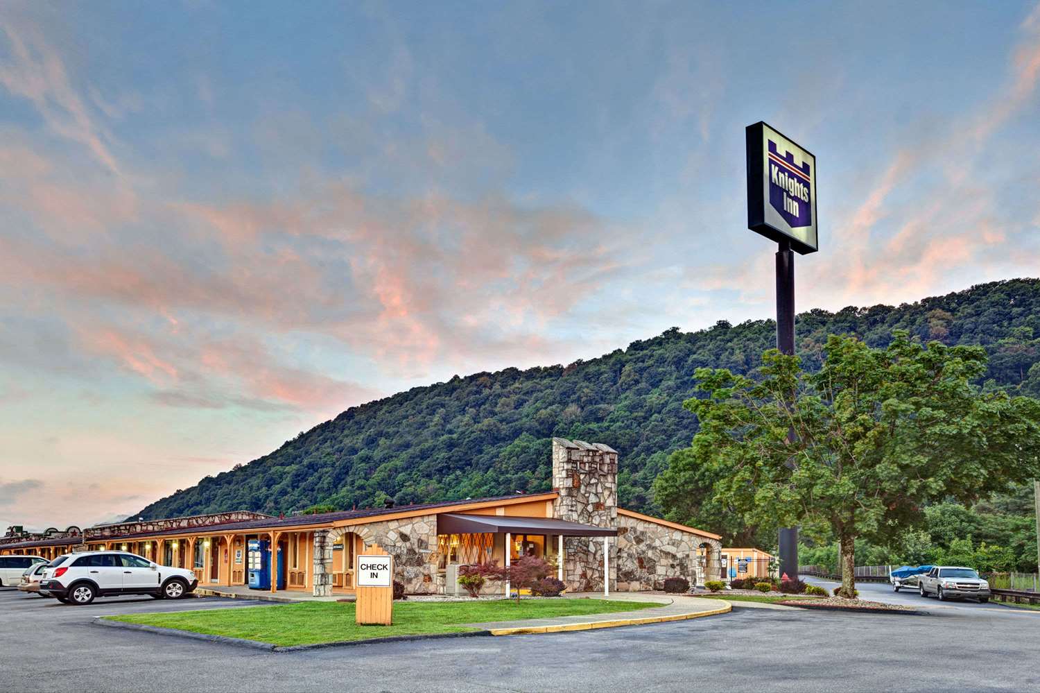 Knights Inn Charleston WV 1/6