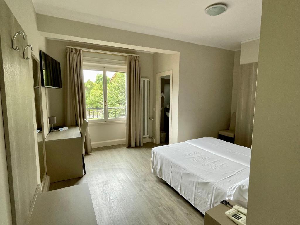 غرفة قياسية بسريرين منفصلين، Hotel Bazzoni And Du Lac 3/5
