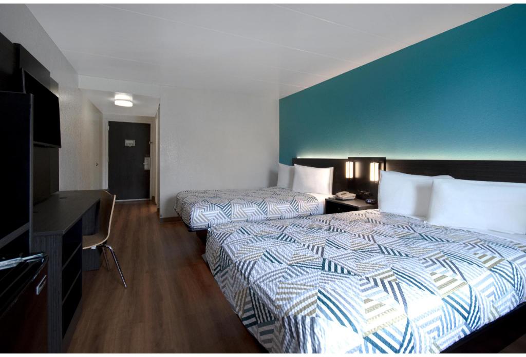 2 Full Beds
