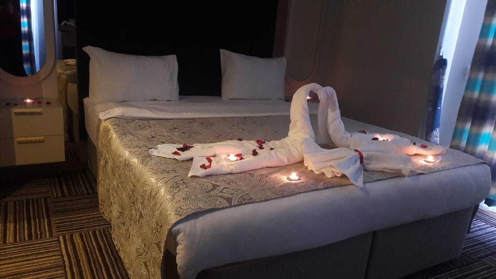 ALYA SUITE HOTEL 24/49