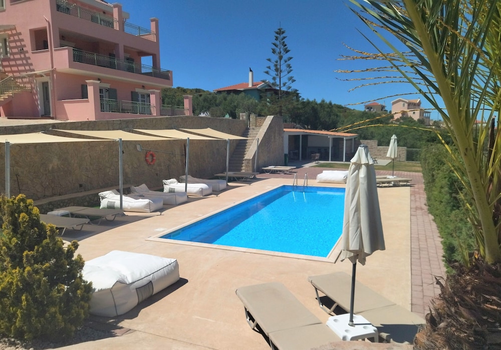 Lagoon View Apartments - Adults Only 64/70