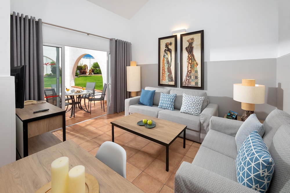Sol Barbacan Apartments 39/72