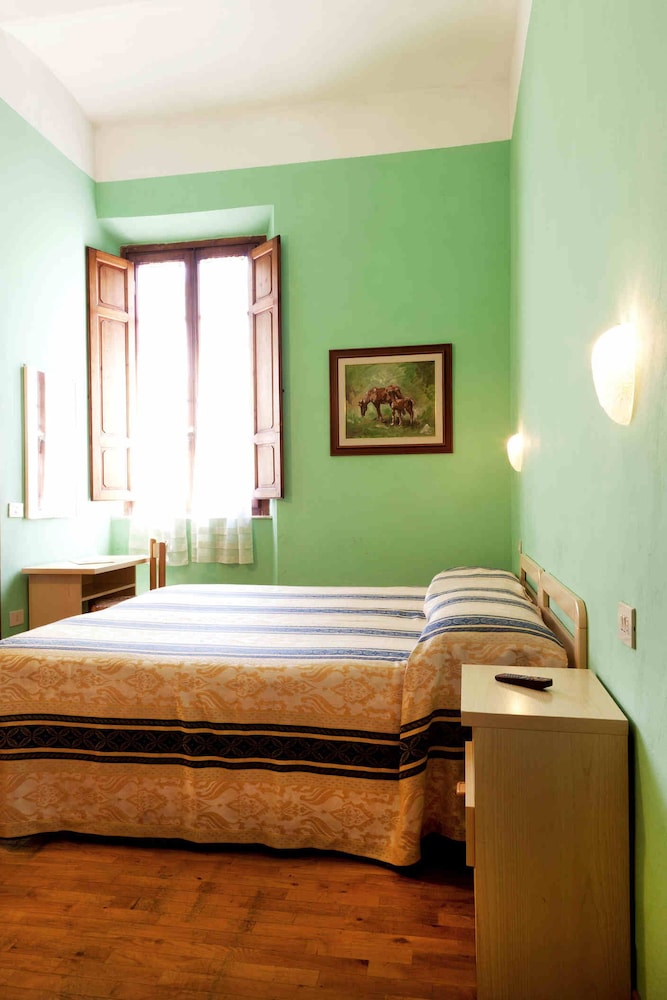 Hotel Savoia E Campana 33/72
