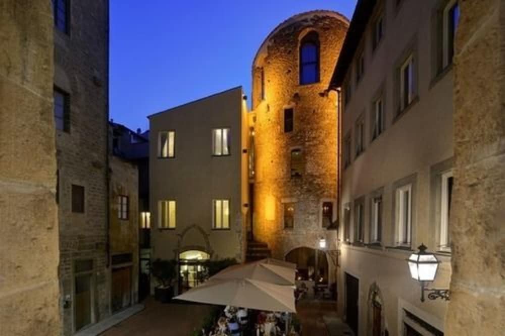 Brunelleschi Hotel Florence 68/72