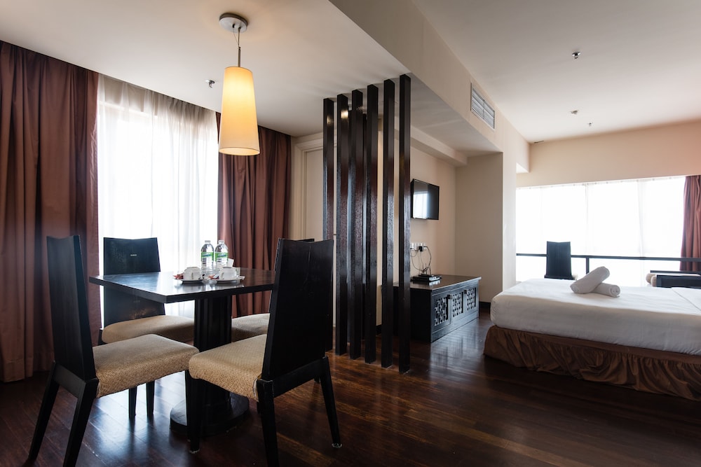 Executive, Studio, King Bed, Kitchenette