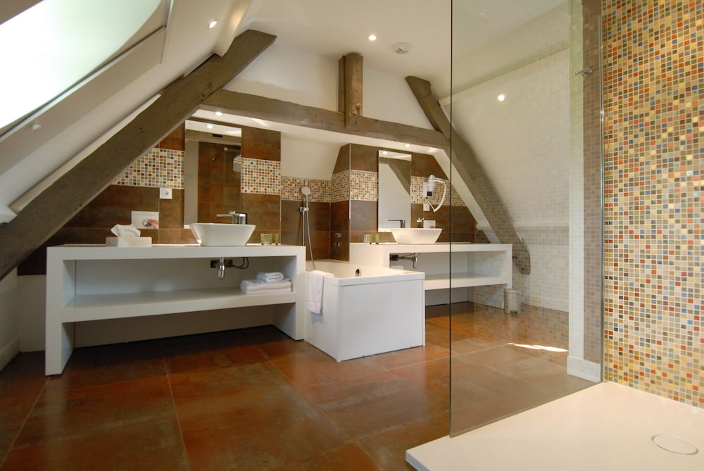 Domaine De Bayeux 7/69