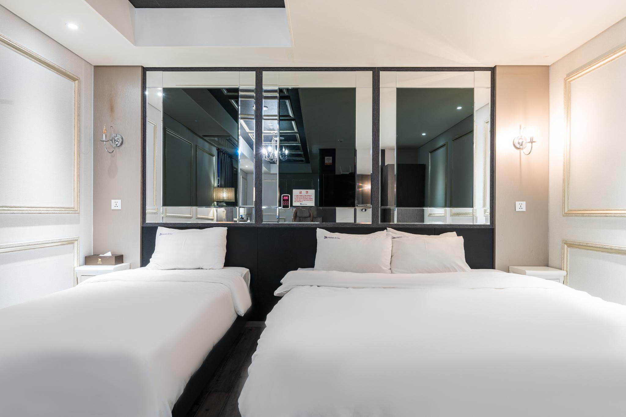 Vip, Twin Beds, Sofa