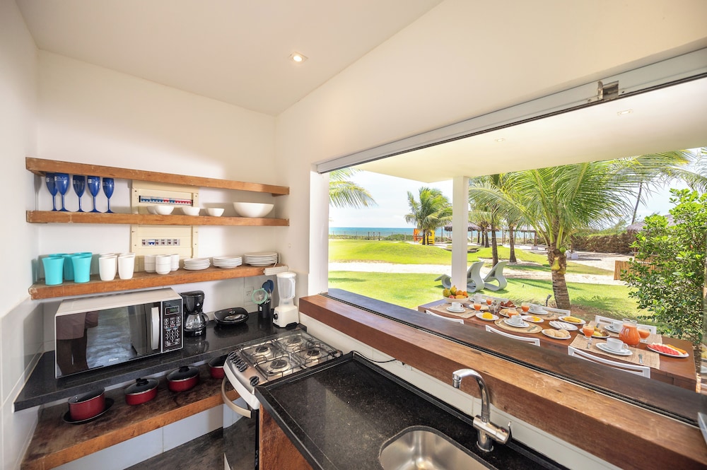 B Blue Beachouses 65/65
