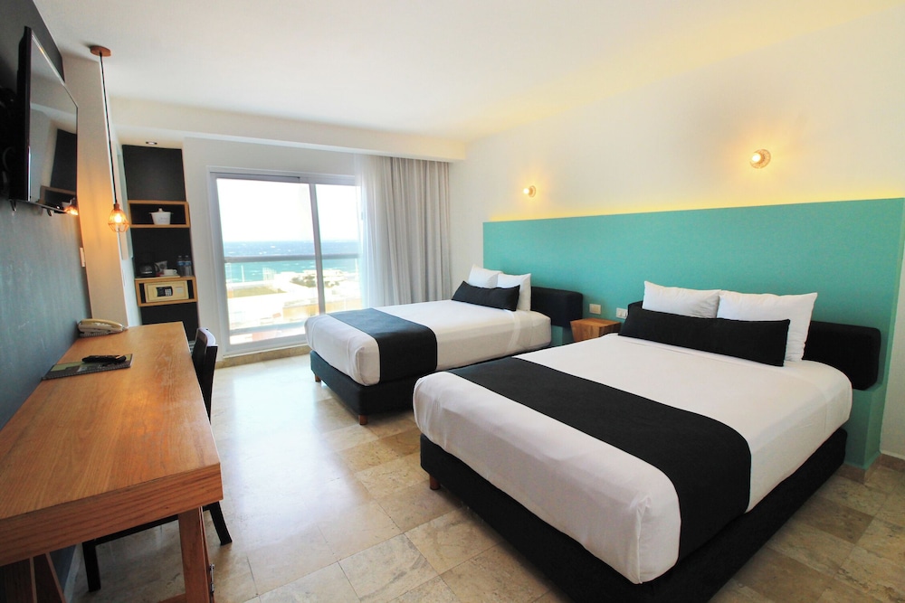 STANDARD, 2 DOUBLE BEDS, SEA VIEW