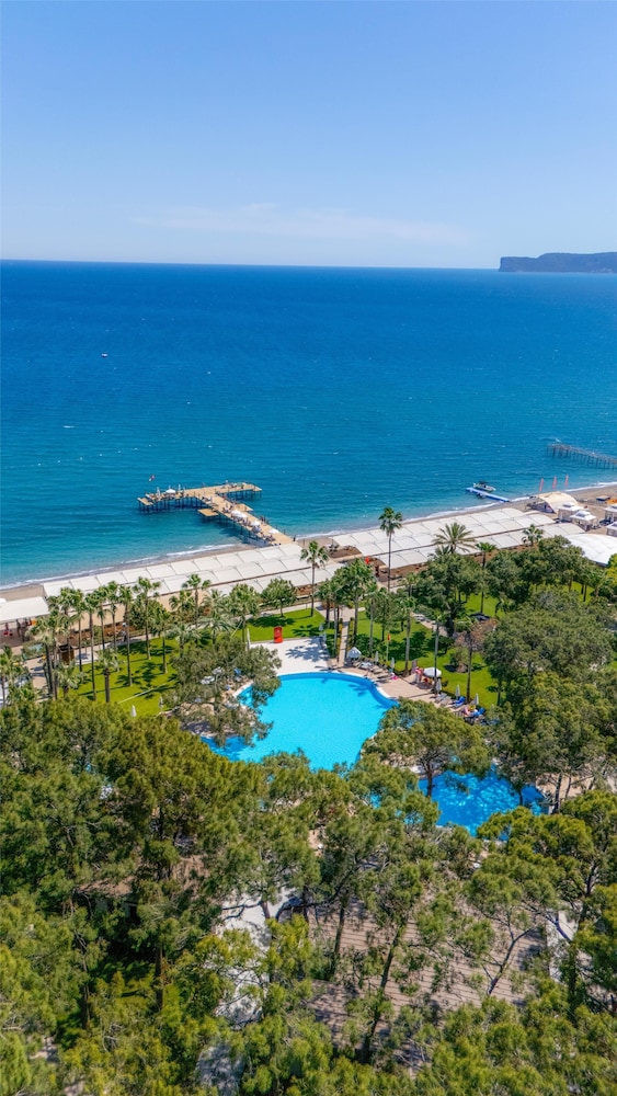 Seven Seas Hotel Life 48/50