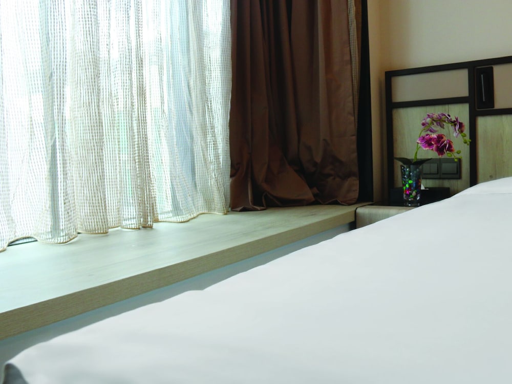 Aqueen Prestige Hotel Lavender photo5