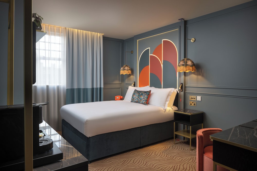 غرفة كلاسيكية بسرير مزدوج لذوي الإعاقة، Seraphine Kensington Olympia Hotel Ex Best Western Plus Kensington Olympia 2/4