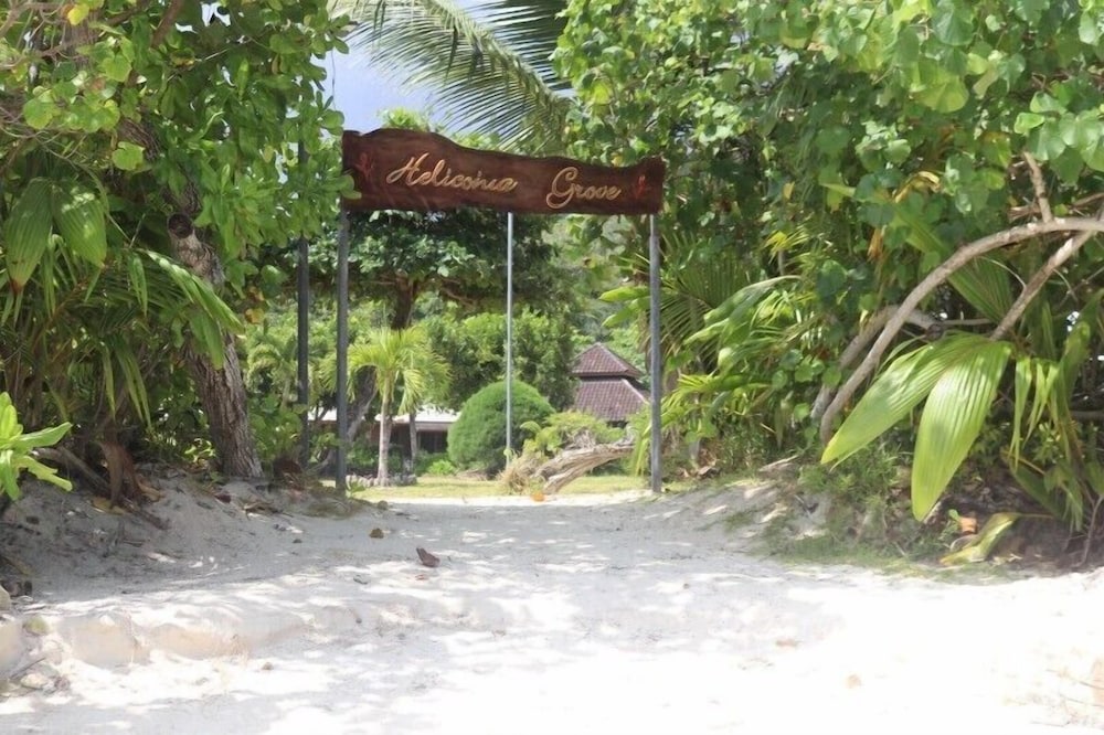 Heliconia Grove 37/46