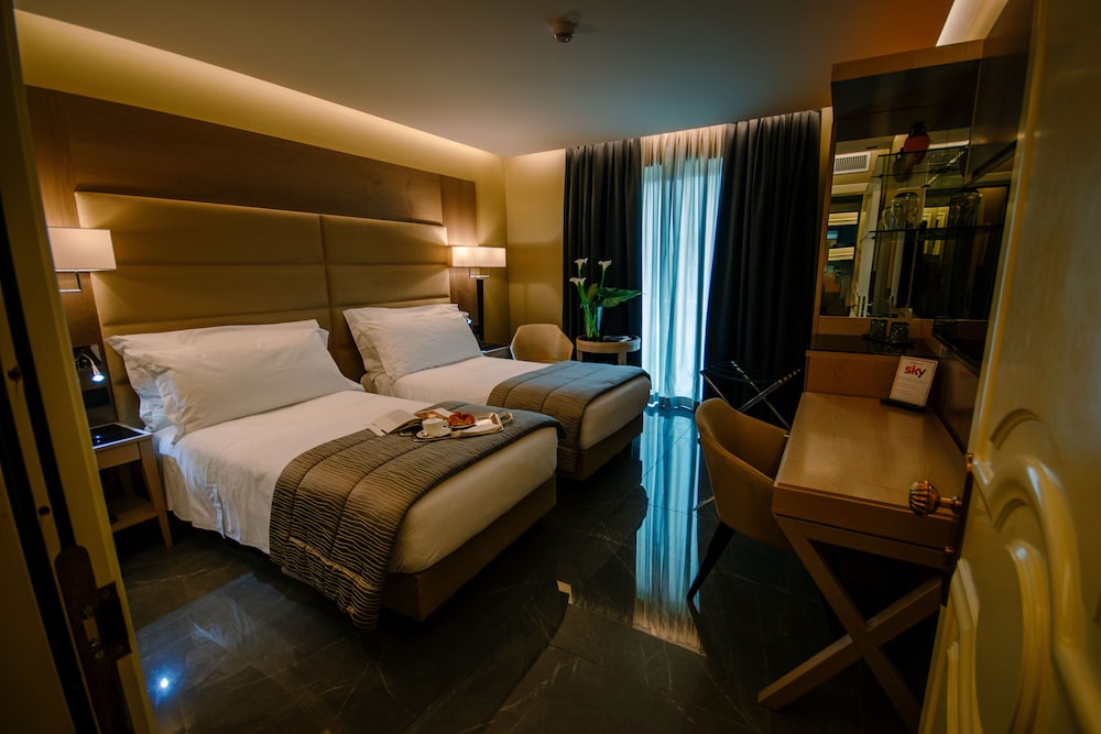2 BEDROOMS, FAMILY SUITE