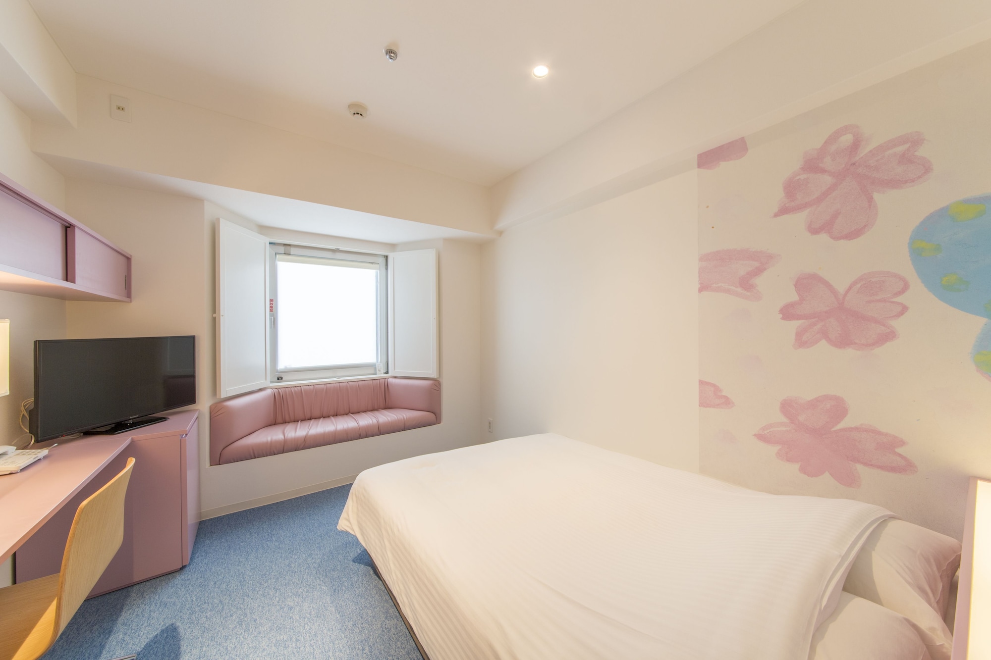 ROOM, DOUBLE BED