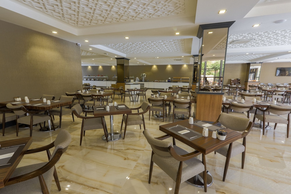 Shimall Hotel 36/44