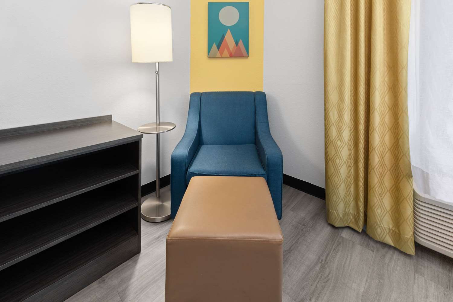 Days Inn & Suites by Wyndham Lubbock Medical Center 24/54