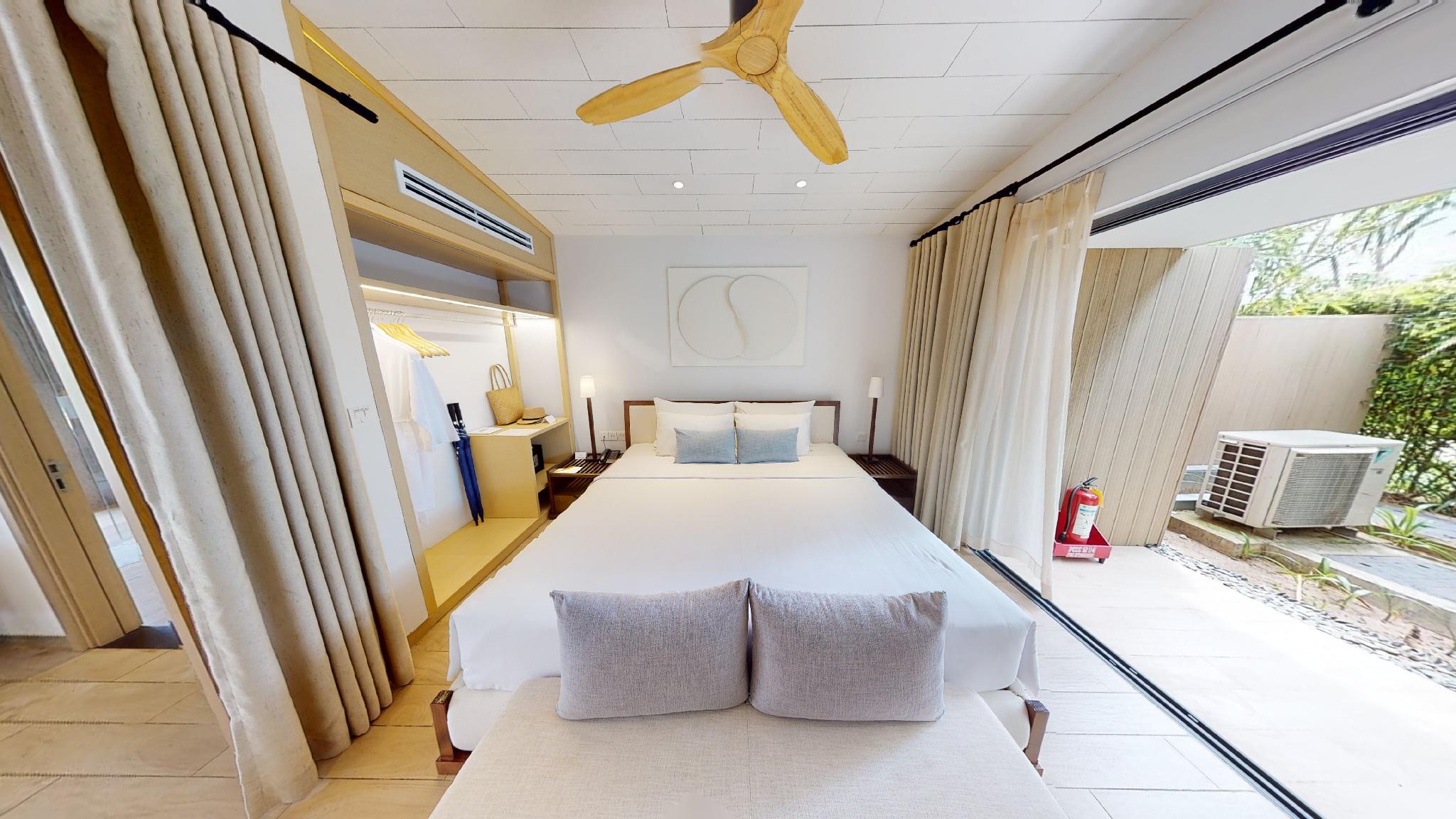 Aqua, Villa, King Bed, Hot Tub