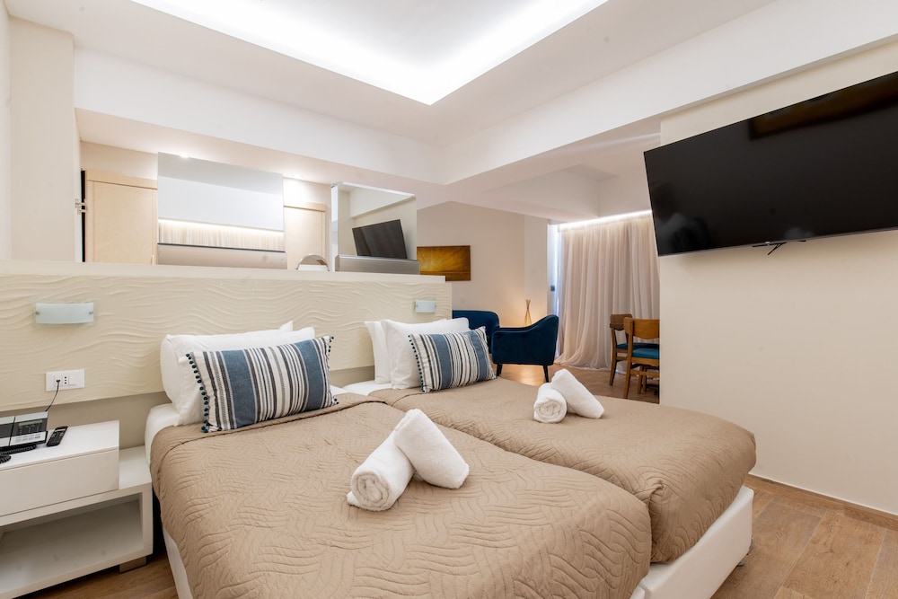 Deluxe, Suite, Twin Beds