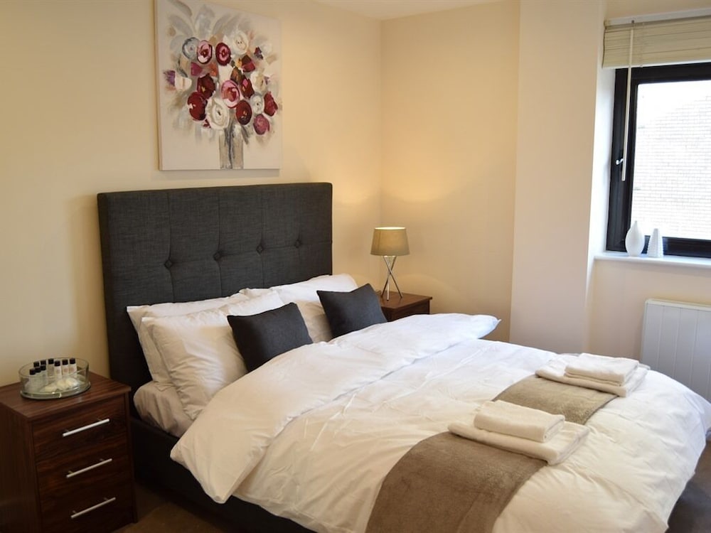 Morland House 9/50
