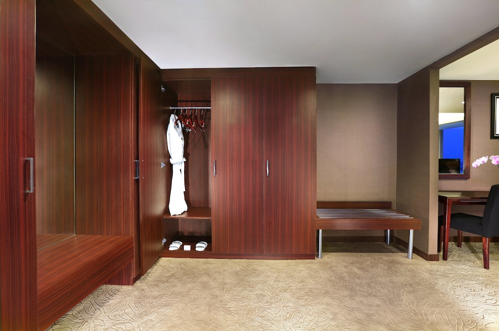 Aston Madiun Hotel and Conference Center 20/39