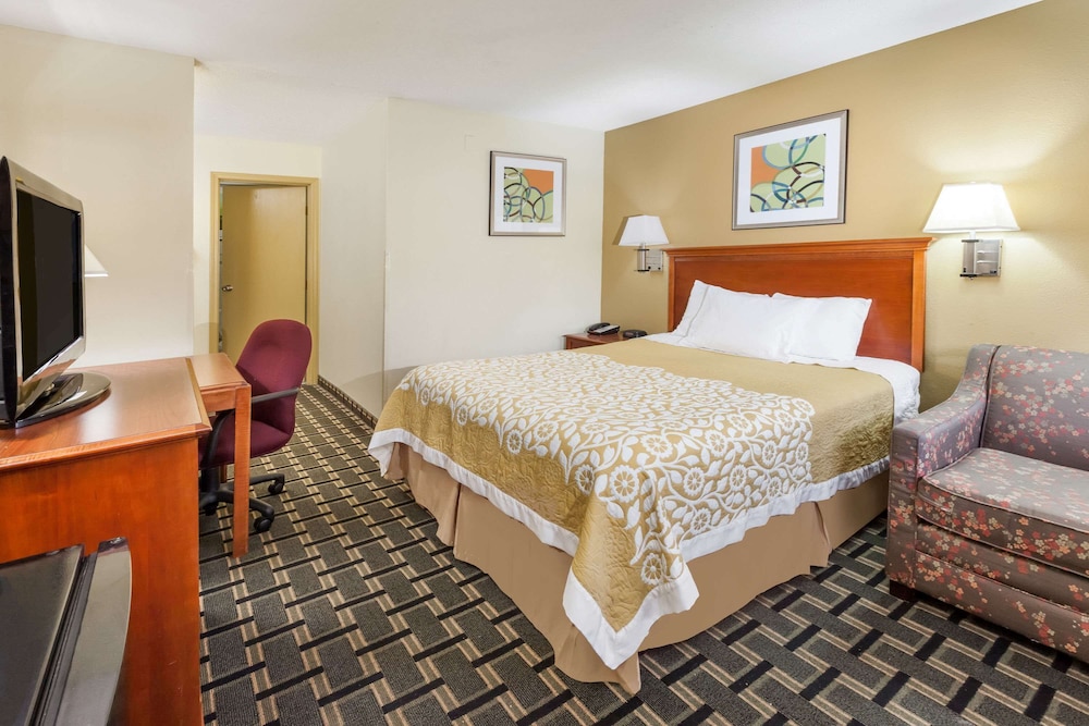 Days Inn by Wyndham Kent - Akron, Ohio 6/15