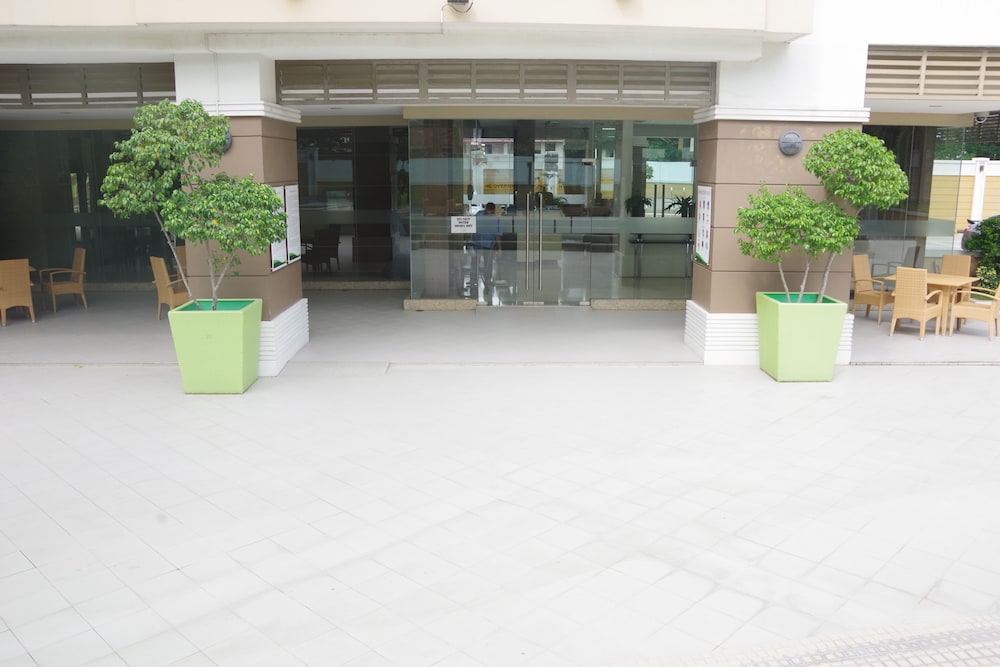 Home Solutions In Padgett Place 15/50