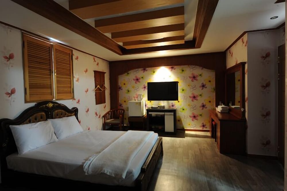 Galleria Hotel 13/56