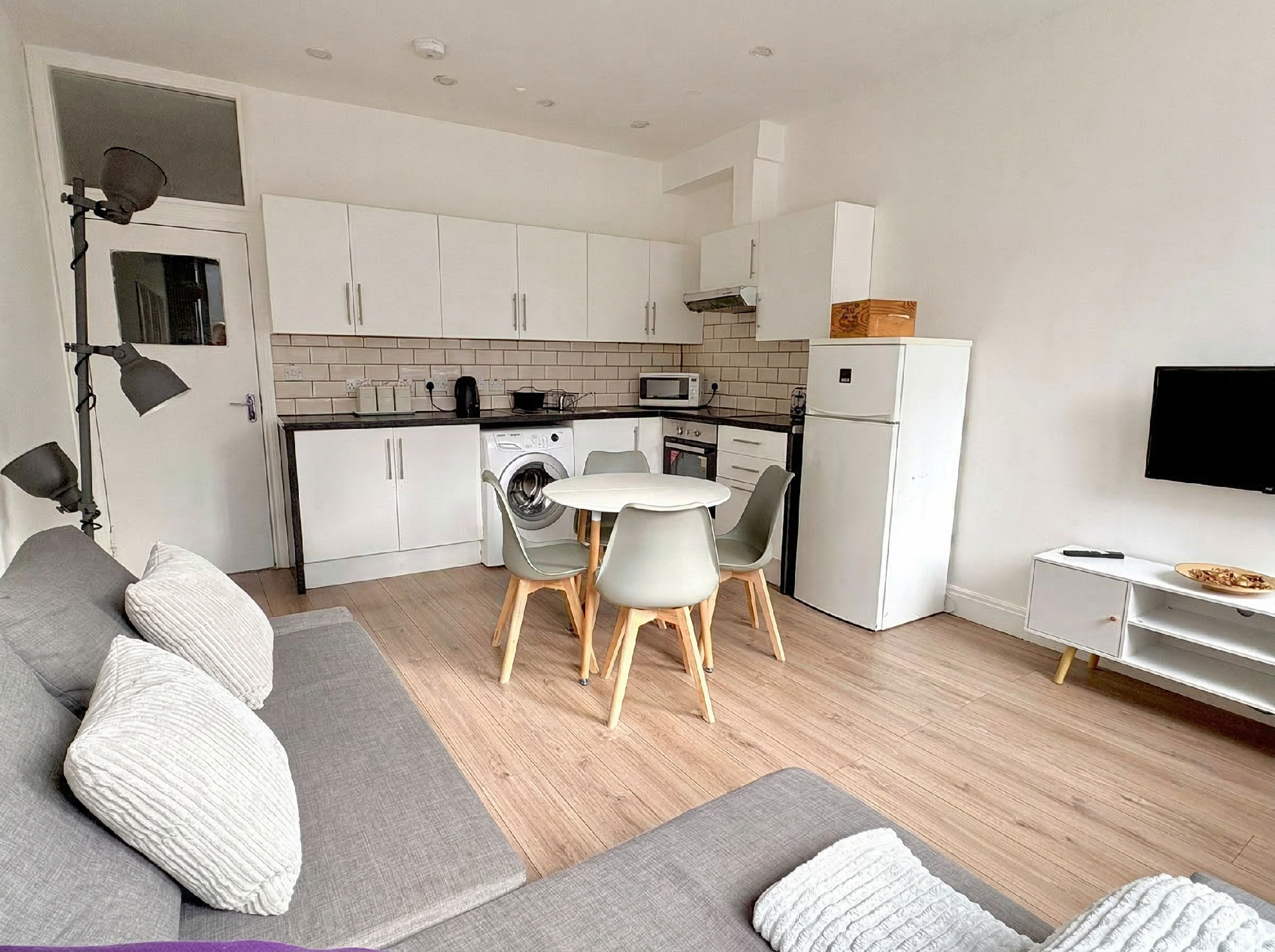 Shoreditch Apartments by PrimeCityHosts 18/37
