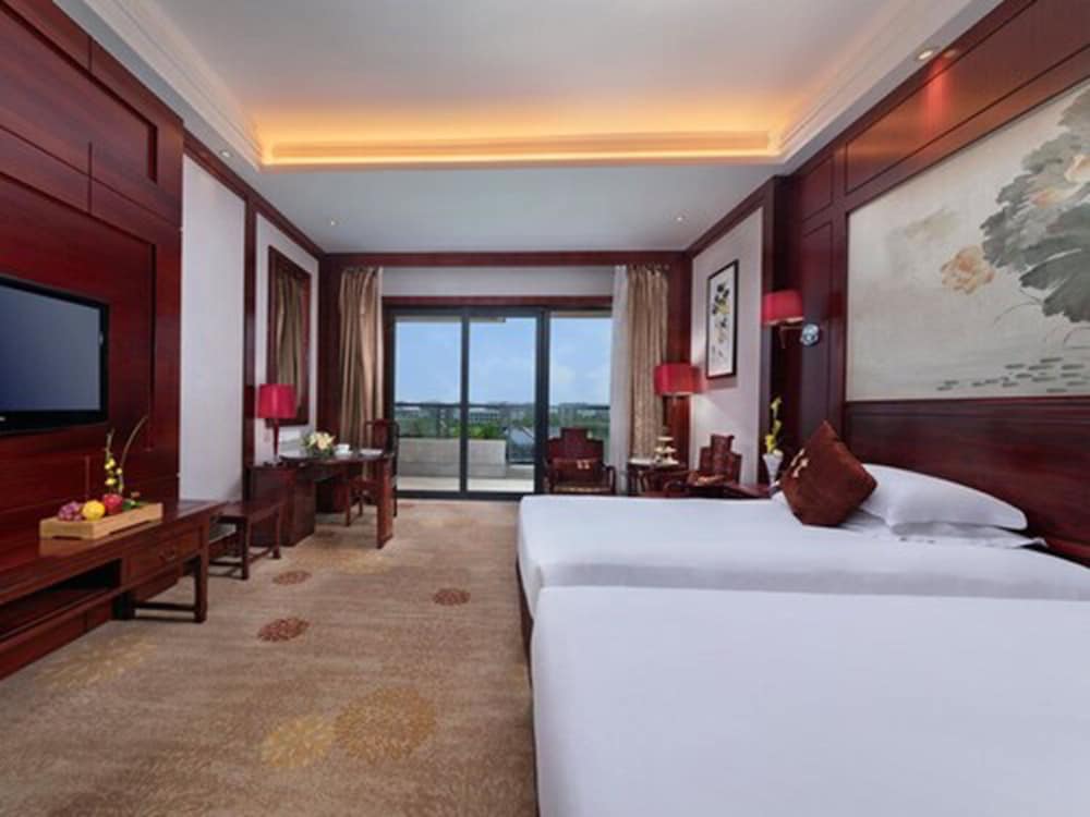 DELUXE, TWIN BEDS, GARDEN VIEW