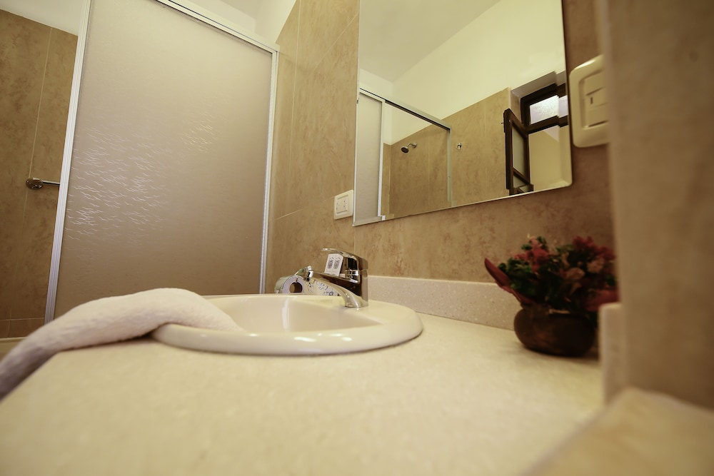 Yabar Hotel Plaza 61/65