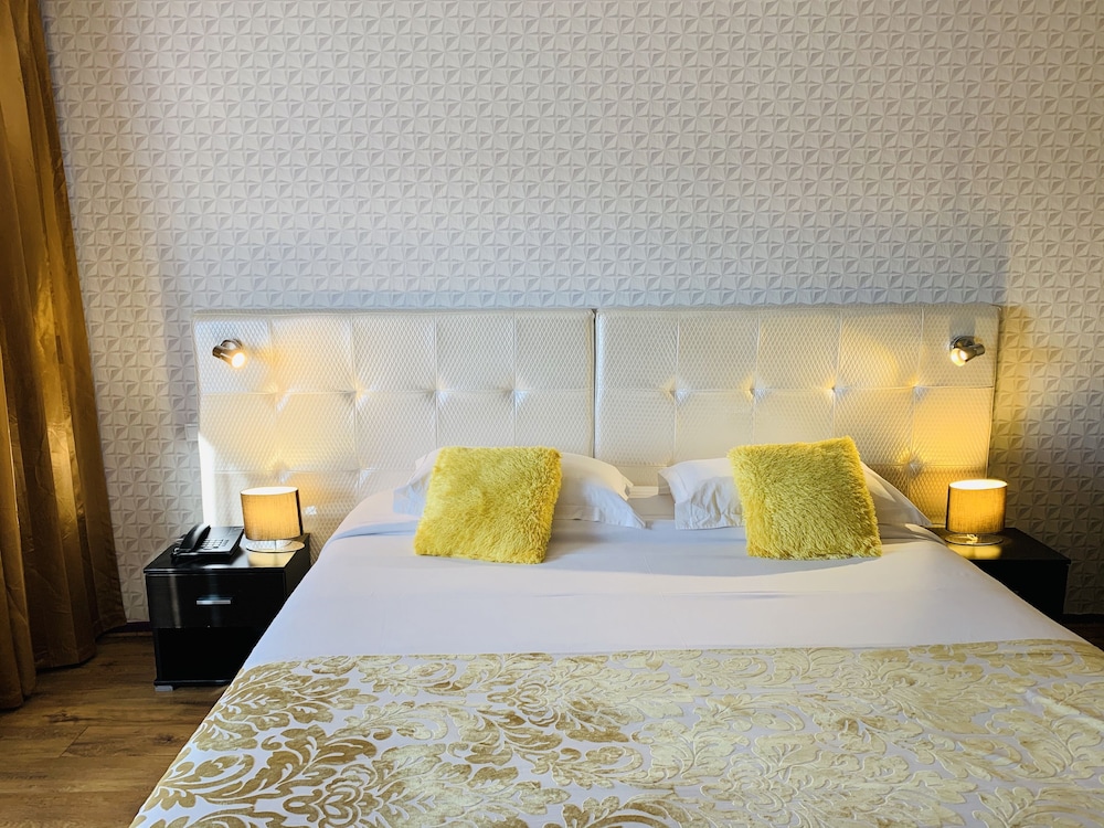 Grand Hotel de Nimes 7/81