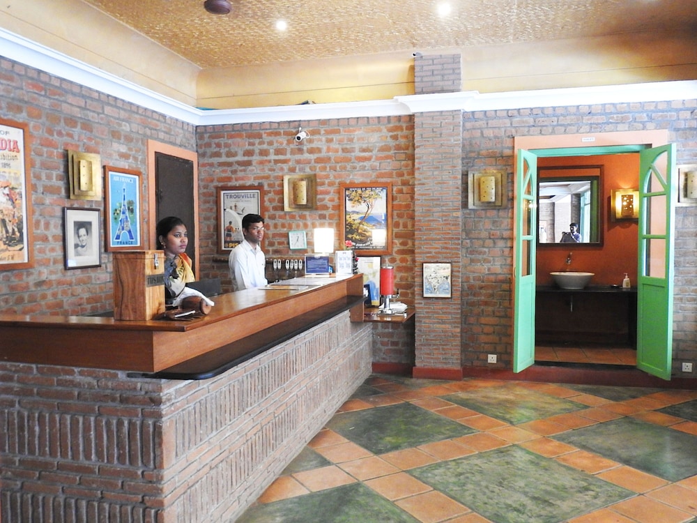 Hotel Mango Hill 6/50