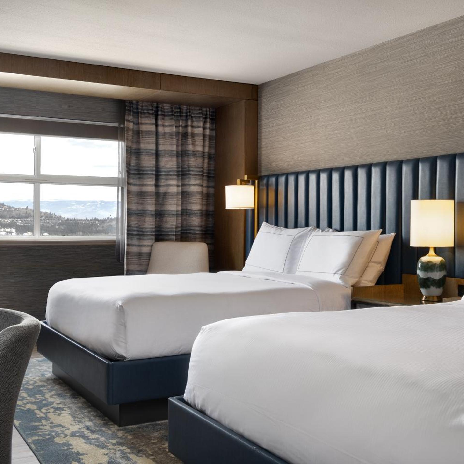 ROOM, 2 QUEEN BEDS, BATHTUB