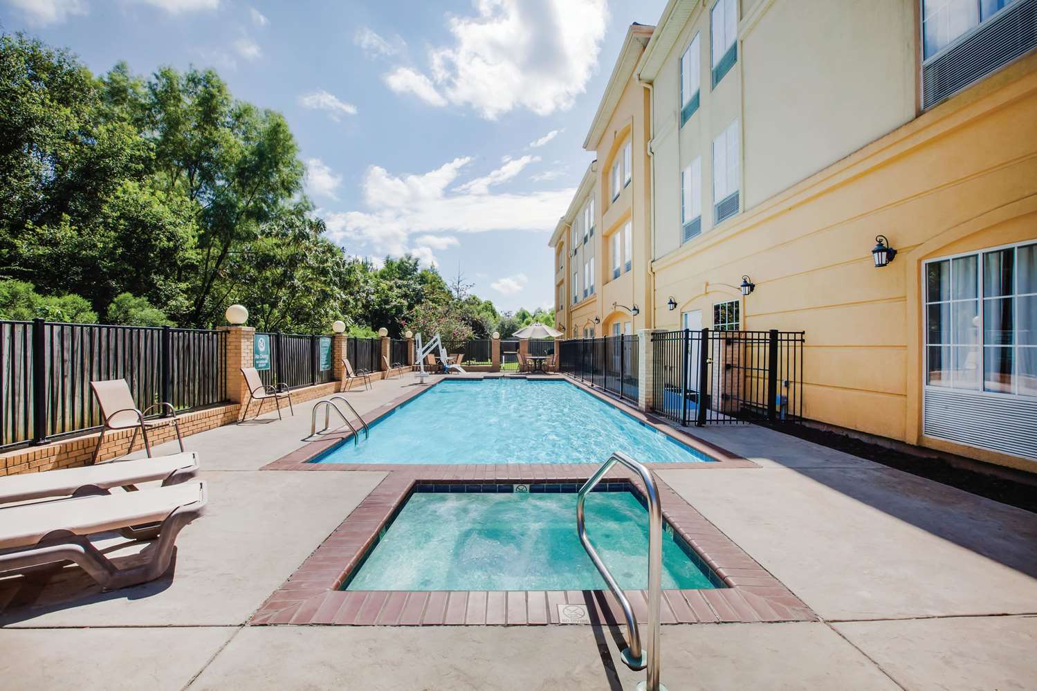 La Quinta Inn & Suites by Wyndham Baton Rouge Denham Springs 15/44