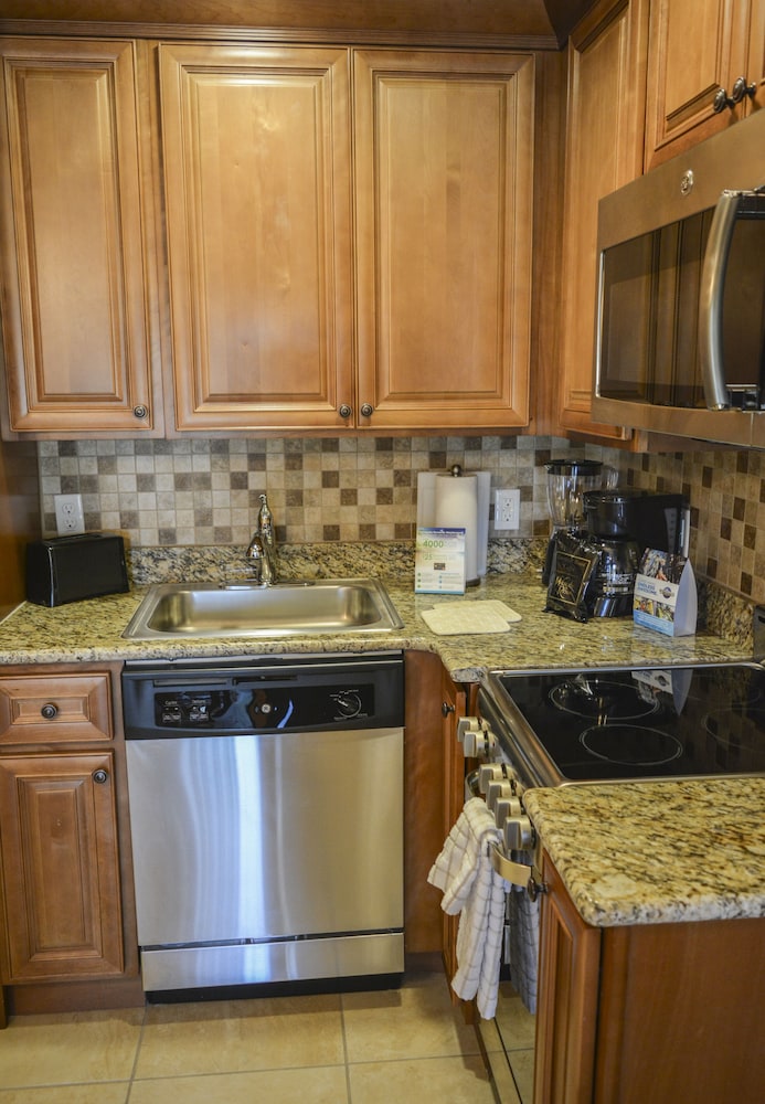 Beautiful Condo Near Universal Studios 30/50