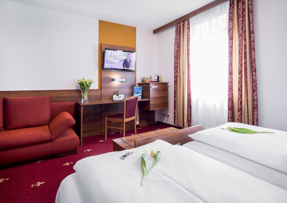 Hotel Burgschmiet 10/48